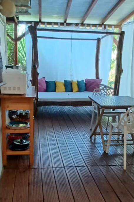 Bungalow Atypique Ti Bambou A 500M De La Plage Sainte-Anne  Eksteriør bilde