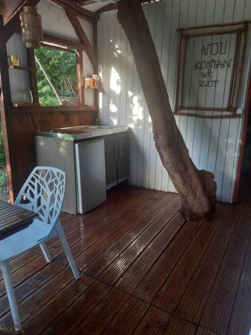 Bungalow Atypique Ti Bambou A 500M De La Plage Sainte-Anne  Eksteriør bilde